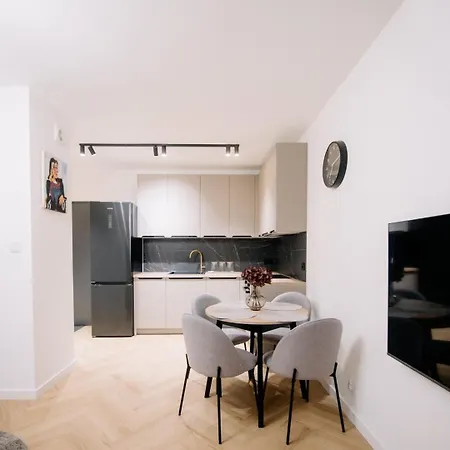 Obywatelska Lotnisko Airport Parking Balkon Z Widokiem Klima Lodž