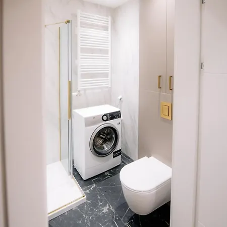 Apartamento Obywatelska Lotnisko Airport Parking Balkon Z Widokiem Klima