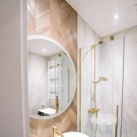 Obywatelska Lotnisko Airport Parking Balkon Z Widokiem Klima Appartamento *