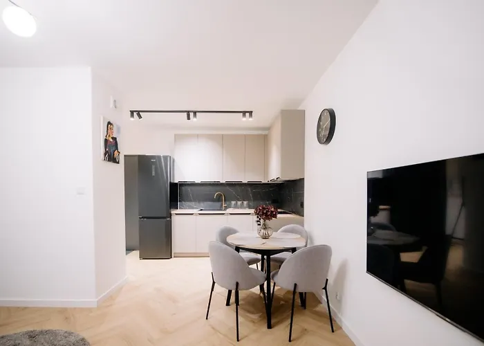 Obywatelska Lotnisko Airport Parking Balkon Z Widokiem Klima Łódź